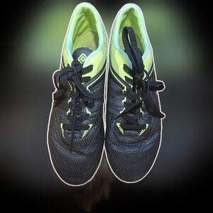 Size 11 Mens Dream Pairs Cleats